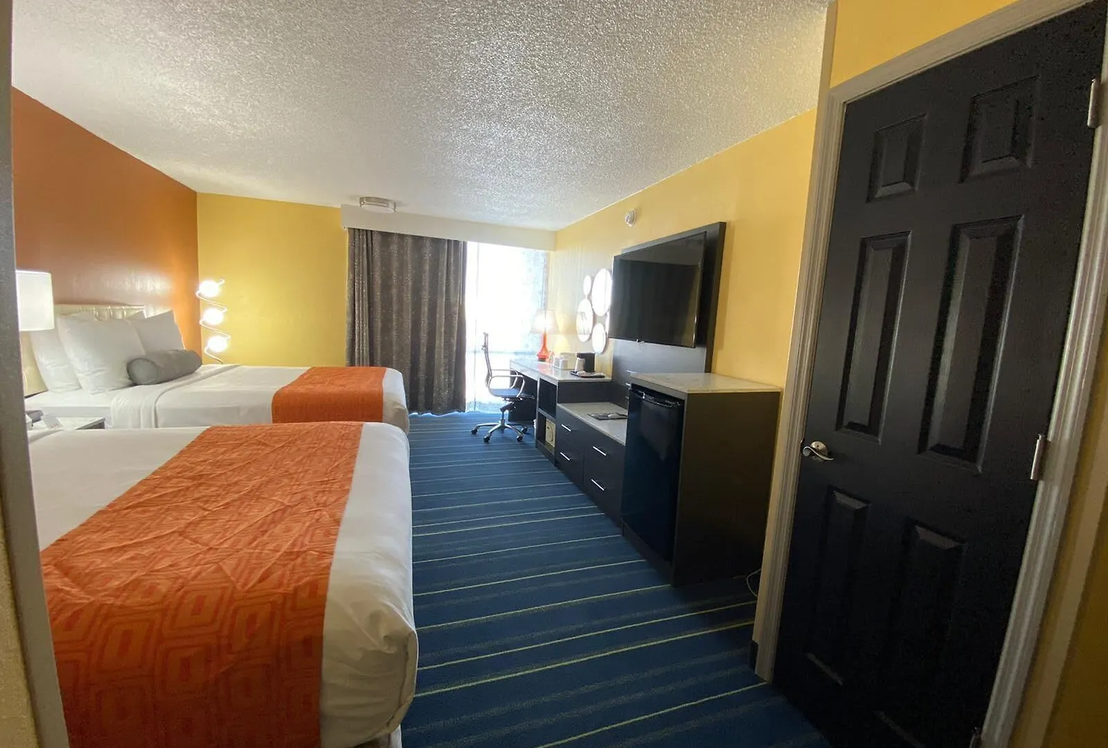 Howard Johnson By Wyndham Clifton Nj